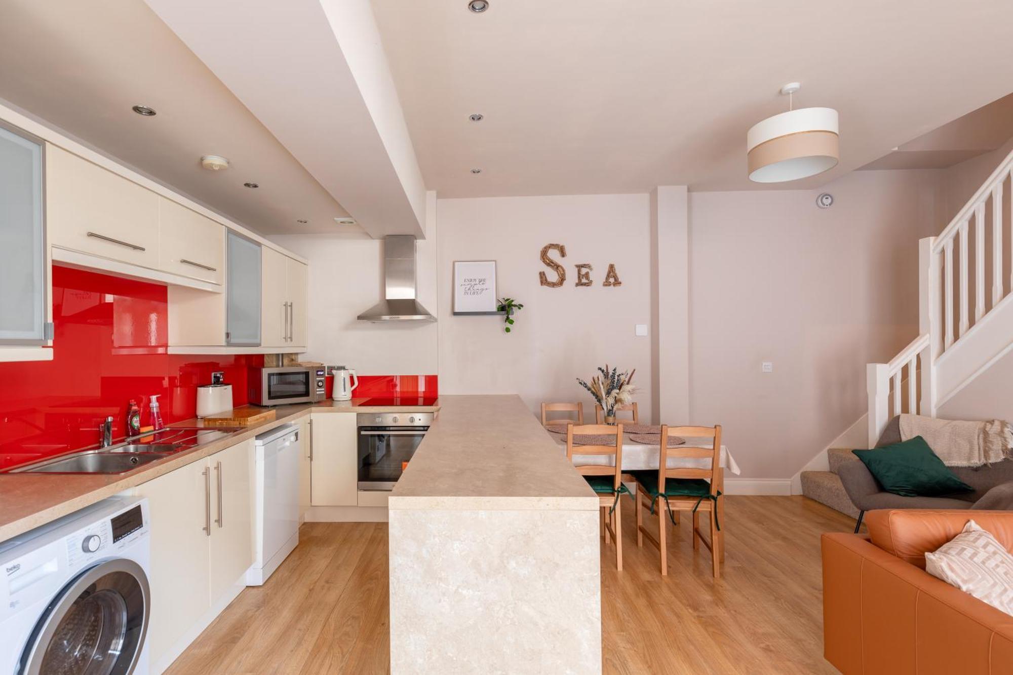 Charming Beachside Town House Райд Екстериор снимка